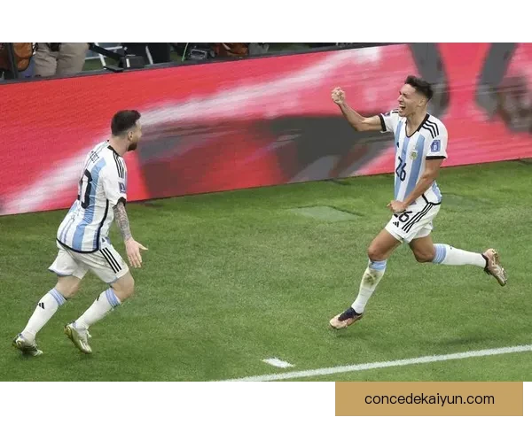 莫利纳在世界杯中的助攻表现持续受到关注，展现出稳定的攻击参与能力。